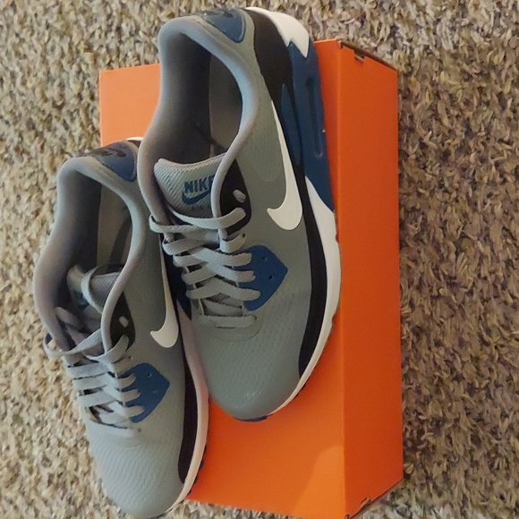 Size 8 Nike Air Max 90 - Picture 5 of 5